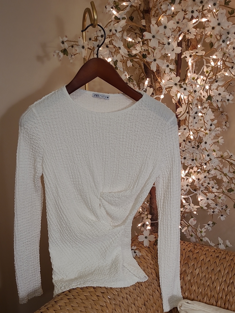 Beautiful White Zara Crinkle Twist Blouse